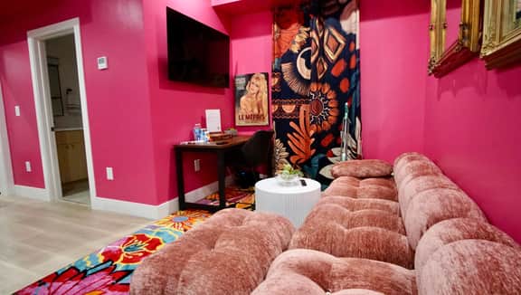 Flamingo Flat NoHo | Centrally located