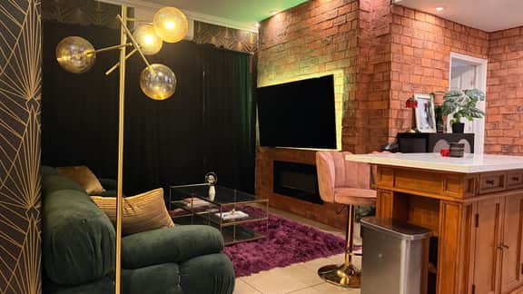 Le Velours Déco – Art Deco Retreat in East Village