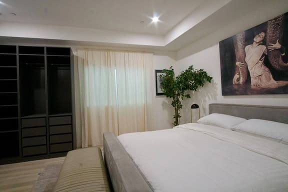 NoHo Urban Retreat | Centrally Located